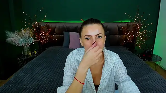 Rebecca Diamond online show from 02-18-25, 09:32