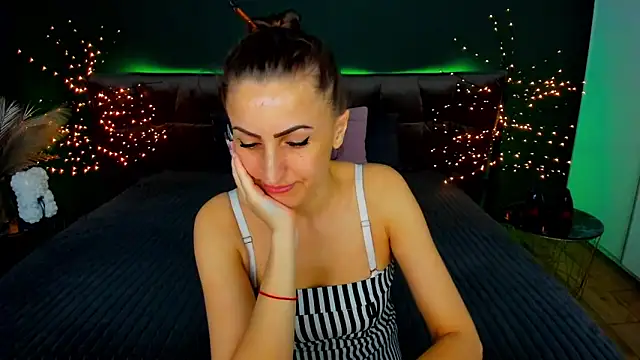 Rebecca Diamond online show from 11-18-25, 06:40