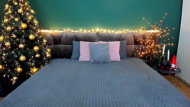 Rebecca Diamond online show from 12-22-25, 06:43