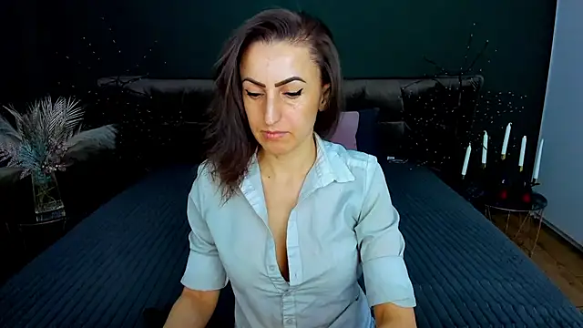 Rebecca Diamond online show from 02-17-26, 06:32