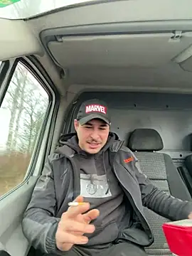 Snapshot of MvM58955050 chatting on 12-18-25, 08:42 MvM58955050 online show from 12-18-25, 08:42