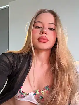 curchez  online show from 03-06-26, 07:54