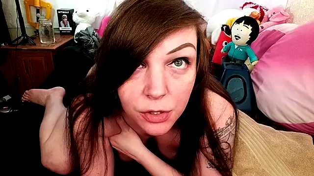 GamerGirlRoxyAndLee online show from 12-13-25, 09:09