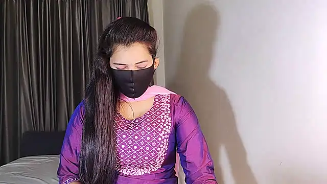Snapshot of YourLovelyQueen chatting on 01-22-25, 07:56 YourLovelyQueen online show from 01-22-25, 07:56