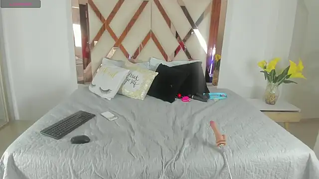 elena mature online show from 03-04-26, 07:42