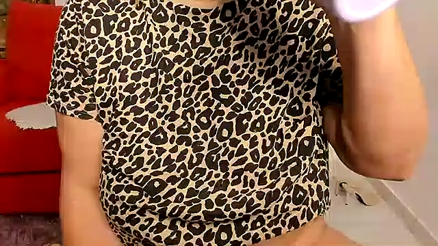 Milf-Ella online show from 10-01-25, 09:21