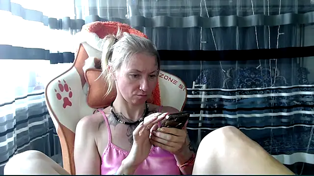 cold lollipop online show from 04-17-26, 07:11