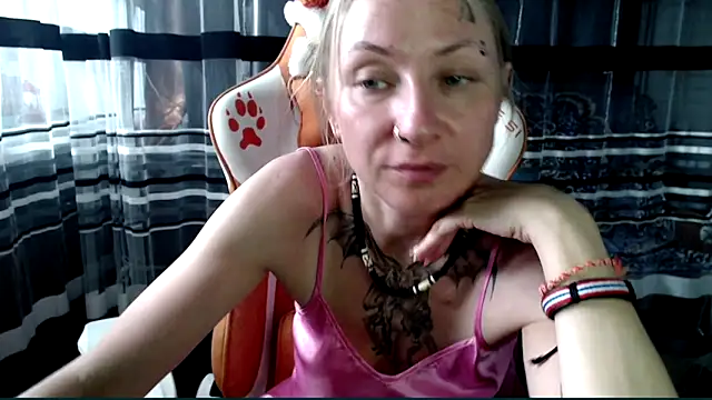 cold lollipop online show from 04-18-26, 07:23