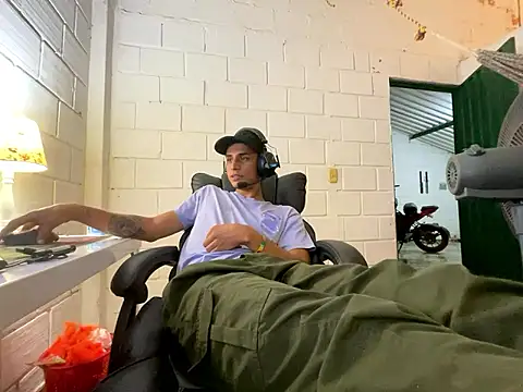 Max TheHorseDick online show from 11-02-25, 01:08