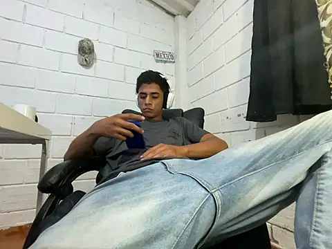 Max TheHorseDick online show from 07-03-26, 02:51
