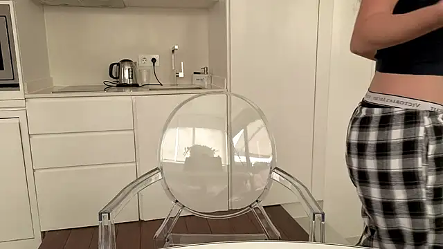 TammiLou online show from 03-03-26, 01:17