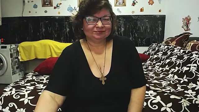Snapshot of SweetMommaX chatting on 02-25-26, 05:44 SweetMommaX online show from 02-25-26, 05:44