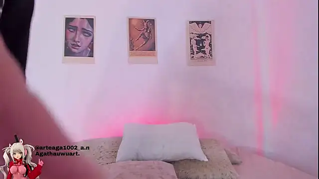 Moonlight1002 online show from 11-10-25, 06:34