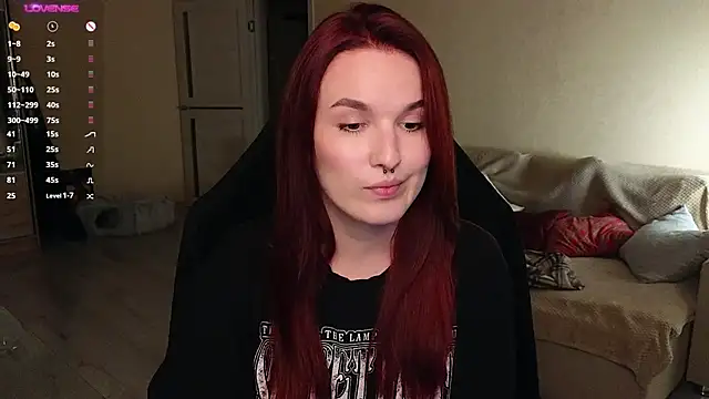 Snapshot of Val_lava chatting on 09-19-25, 08:20 Val lava online show from 09-19-25, 08:20