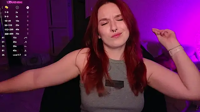 Snapshot of Val_lava chatting on 09-28-25, 07:41 Val lava online show from 09-28-25, 07:41