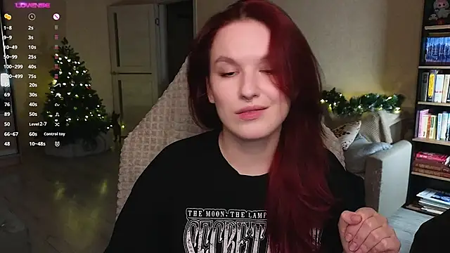 Snapshot of Val_lava chatting on 12-17-25, 08:04 Val lava online show from 12-17-25, 08:04