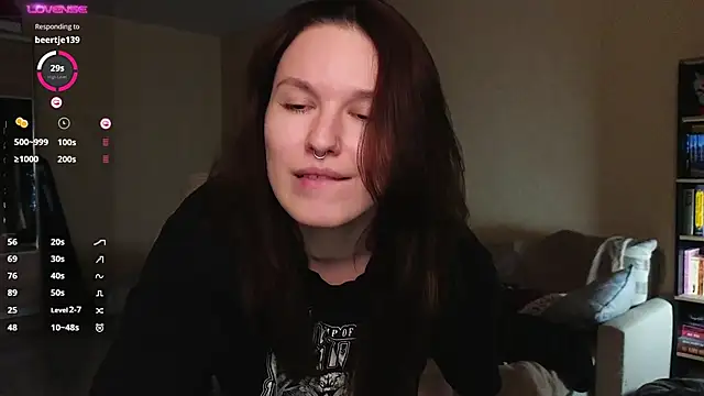 Snapshot of Val_lava chatting on 05-18-26, 08:25 Val lava online show from 05-18-26, 08:25