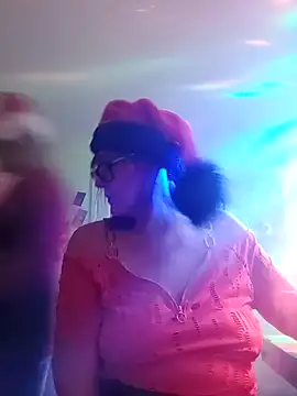 Snapshot of COUPLE4VOYEUR01 chatting on 12-21-24, 08:00 COUPLE4VOYEUR01 online show from 12-21-24, 08:00