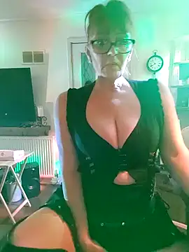 Snapshot of COUPLE4VOYEUR01 chatting on 02-01-25, 07:55 COUPLE4VOYEUR01 online show from 02-01-25, 07:55