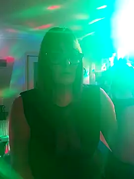 Snapshot of COUPLE4VOYEUR01 chatting on 02-15-25, 08:33 COUPLE4VOYEUR01 online show from 02-15-25, 08:33