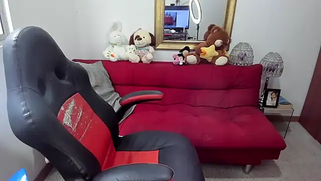 Snapshot of NicolettColin chatting on 12-12-24, 07:26 NicolettColin online show from 12-12-24, 07:26