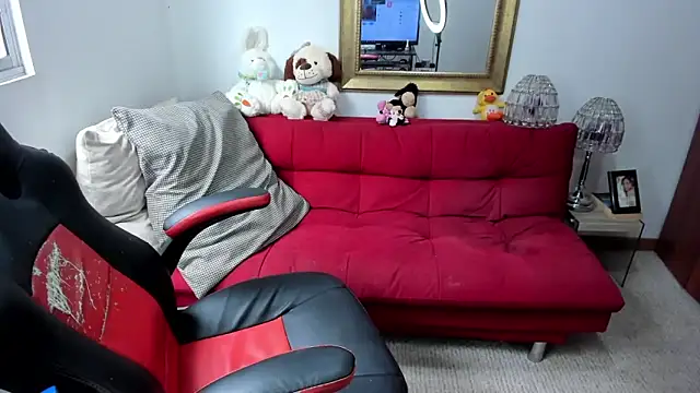 Snapshot of NicolettColin chatting on 12-18-24, 06:35 NicolettColin online show from 12-18-24, 06:35