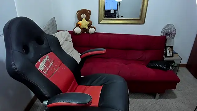 Snapshot of NicolettColin chatting on 02-25-25, 07:58 NicolettColin online show from 02-25-25, 07:58