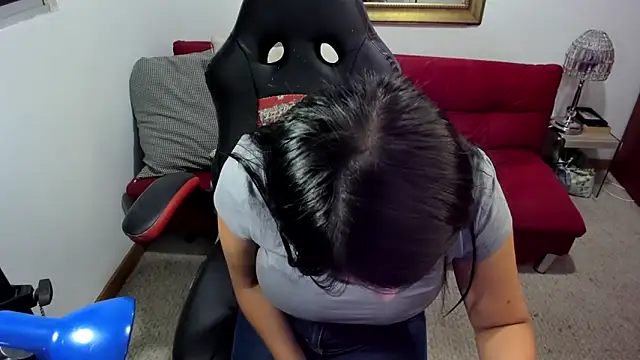 Snapshot of NicolettColin chatting on 03-11-25, 03:05 NicolettColin online show from 03-11-25, 03:05