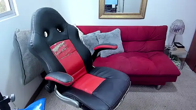 Snapshot of NicolettColin chatting on 03-18-25, 07:31 NicolettColin online show from 03-18-25, 07:31