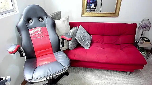 Snapshot of NicolettColin chatting on 03-20-25, 04:20 NicolettColin online show from 03-20-25, 04:20