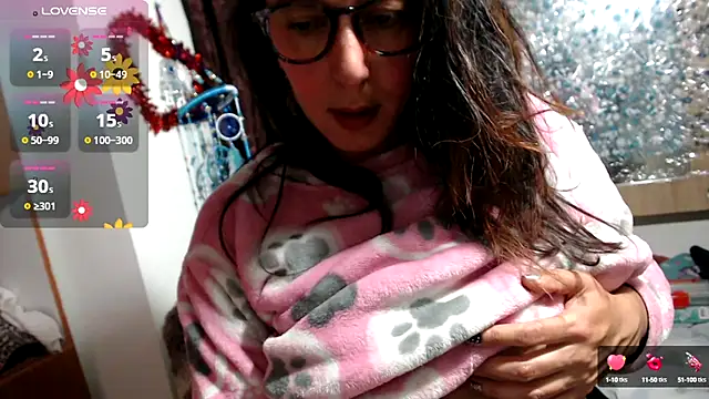 Snapshot of Bekkakinky chatting on 12-30-24, 10:12 Bekkakinky online show from 12-30-24, 10:12