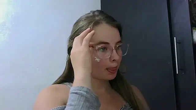 HellenMiyer1111 online show from 04-21-26, 03:02