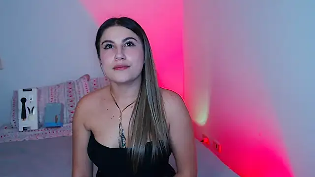 Snapshot of amelie_collins chatting on 02-08-25, 03:30 amelie collins online show from 02-08-25, 03:30