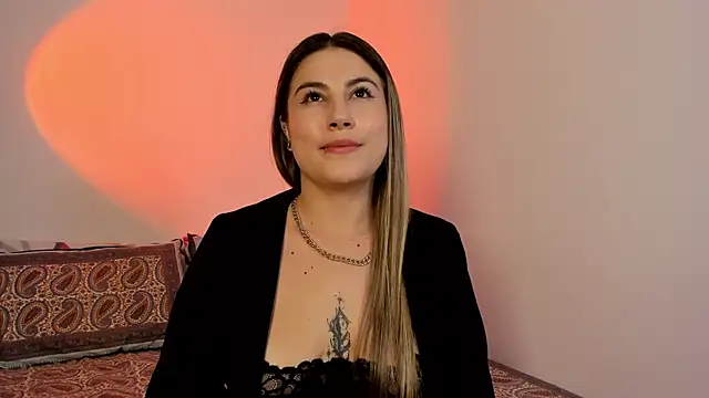 Snapshot of amelie_collins chatting on 03-20-25, 02:19 amelie collins online show from 03-20-25, 02:19