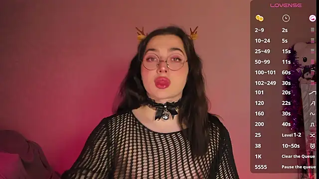 Snapshot of YsabellViveris chatting on 12-23-24, 05:28 YsabellViveris online show from 12-23-24, 05:28