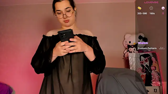 Snapshot of YsabellViveris chatting on 03-20-25, 01:26 YsabellViveris online show from 03-20-25, 01:26