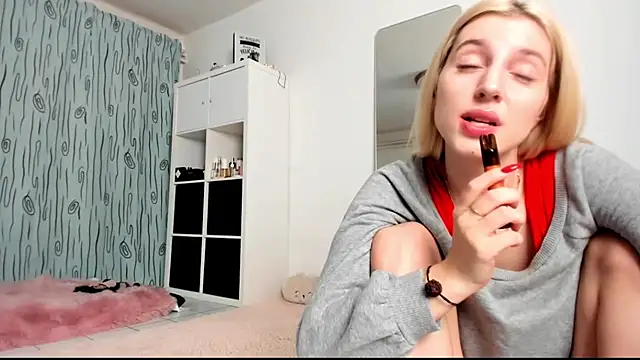 KenzieDawton online show from 12-20-24, 04:42