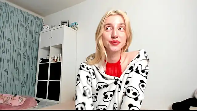 KenzieDawton online show from 02-08-25, 05:29