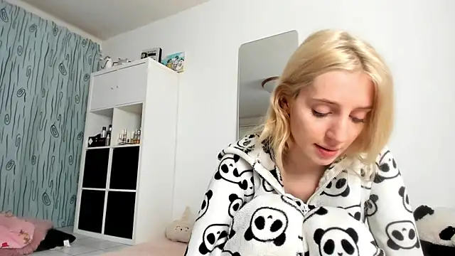 KenzieDawton online show from 10-09-25, 06:11