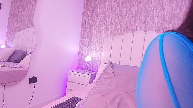 Snapshot of raven_lilith_ chatting on 02-14-26, 03:14 raven lilith online show from 02-14-26, 03:14