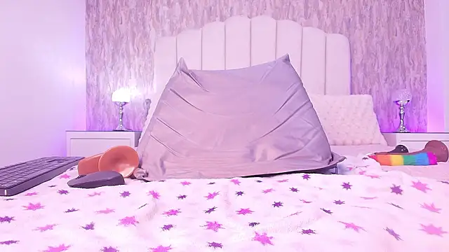 Snapshot of raven_lilith_ chatting on 02-20-26, 06:26 raven lilith online show from 02-20-26, 06:26