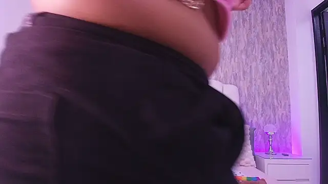 Snapshot of raven_lilith_ chatting on 02-25-26, 03:05 raven lilith online show from 02-25-26, 03:05