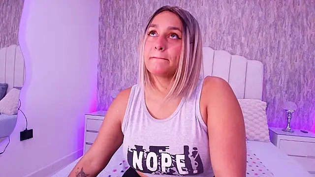 Snapshot of raven_lilith_ chatting on 03-05-26, 03:13 raven lilith online show from 03-05-26, 03:13