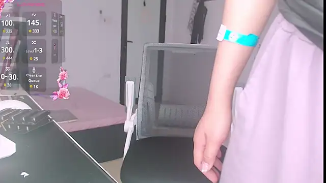 Snapshot of Shyn__ chatting on 03-02-25, 10:03 Shyn online show from 03-02-25, 10:03