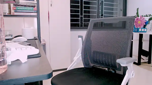 Snapshot of Shyn__ chatting on 11-07-25, 04:40 Shyn online show from 11-07-25, 04:40