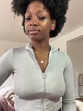 Snapshot of mochamimi chatting on 10-11-25, 05:22 mochamimi online show from 10-11-25, 05:22