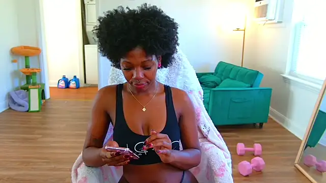 Snapshot of mochamimi chatting on 10-17-25, 03:03 mochamimi online show from 10-17-25, 03:03