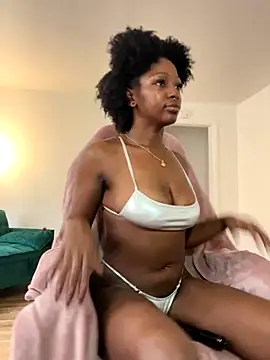 Snapshot of mochamimi chatting on 10-29-25, 03:03 mochamimi online show from 10-29-25, 03:03