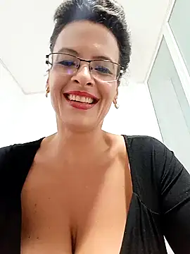 Snapshot of RebeccaNoble chatting on 09-10-25, 06:30 RebeccaNoble online show from 09-10-25, 06:30