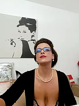 Snapshot of RebeccaNoble chatting on 10-06-25, 10:12 RebeccaNoble online show from 10-06-25, 10:12